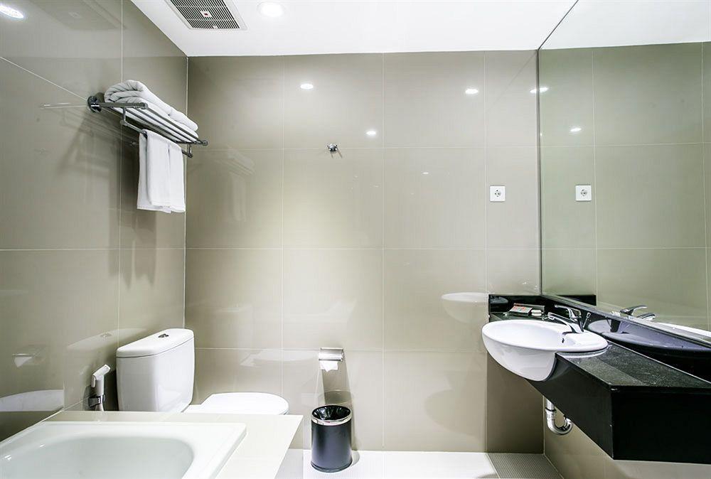 G Suites Hotel By Amithya Surabaya Exterior photo